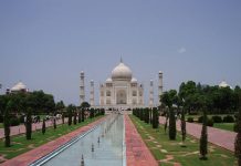 Let India take your breath away The Taj Mahal in India